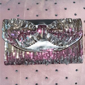 New Ombré Sequin Bow Wallet🎀